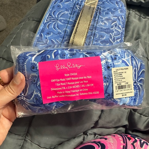 Lilly Pulitzer GWP makeup case sleep mask and coffee mug - Picture 5 of 8